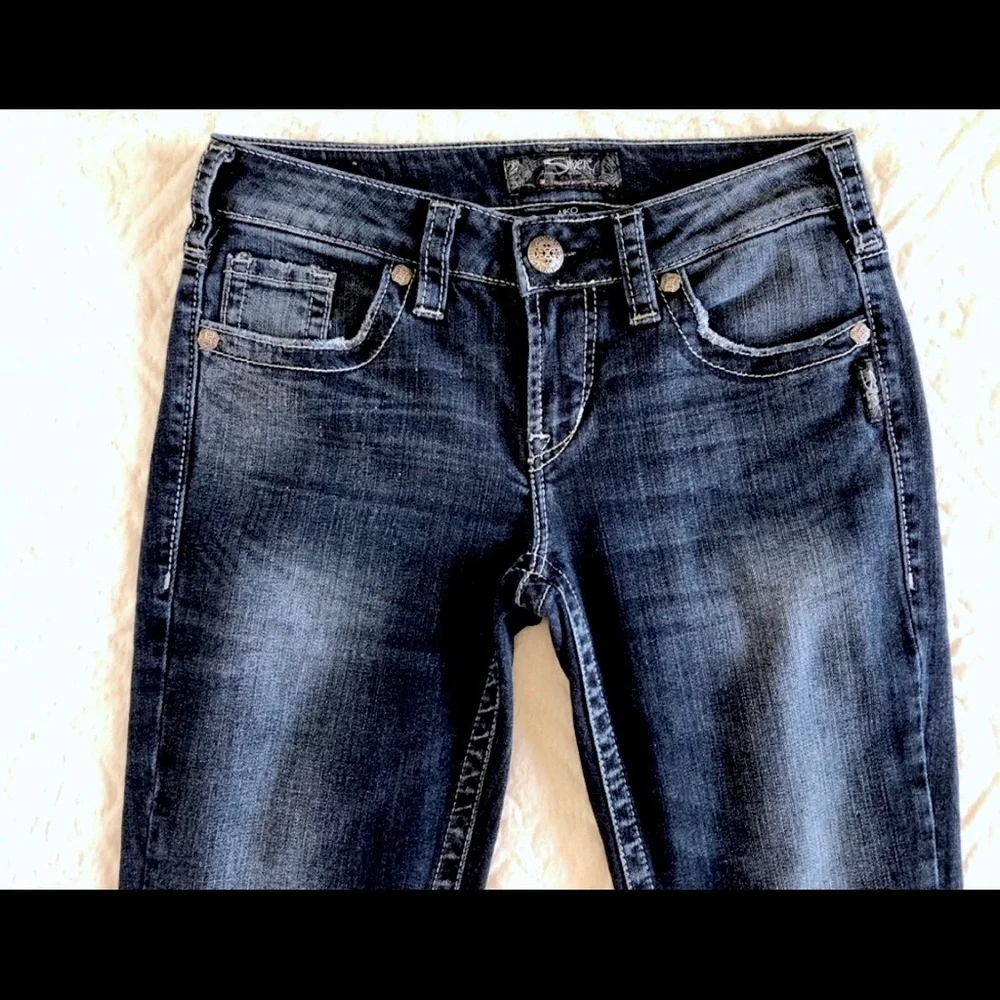 Silver Jeans Aiko Boot Cut Jeans Women’s Size 26 Thick Stitch Medium Wash EUC